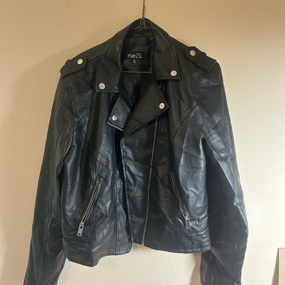 Rue 21 Jacket Womens Large Vegan Leather Faux Black Biker Zippers Snaps Lined